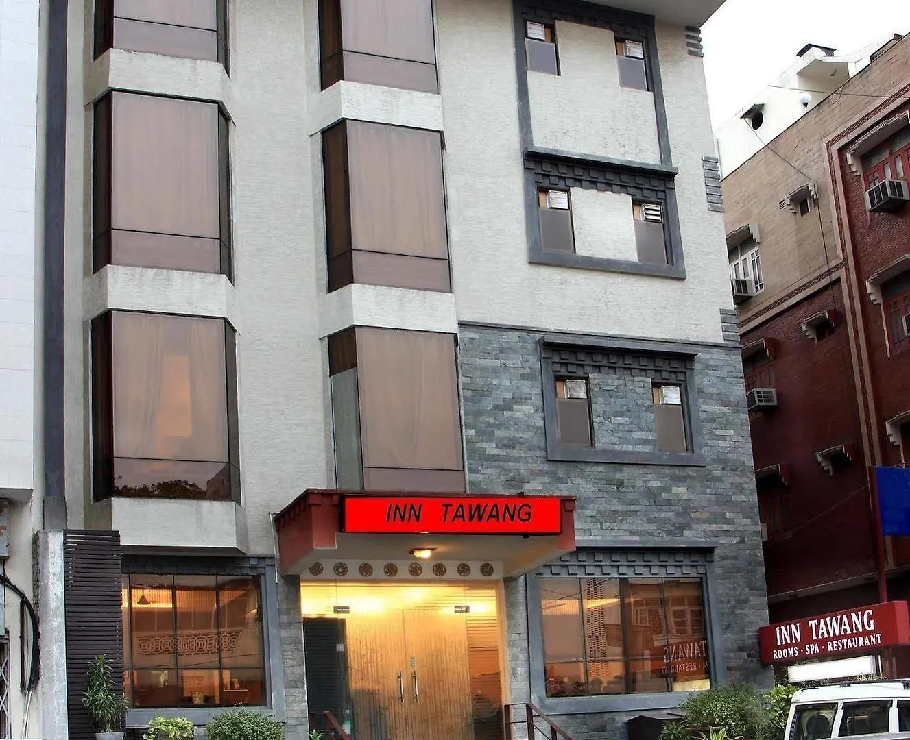 Inn Tawang Near B L Kapoor Hospital A Well Hygiene Hotel contacts