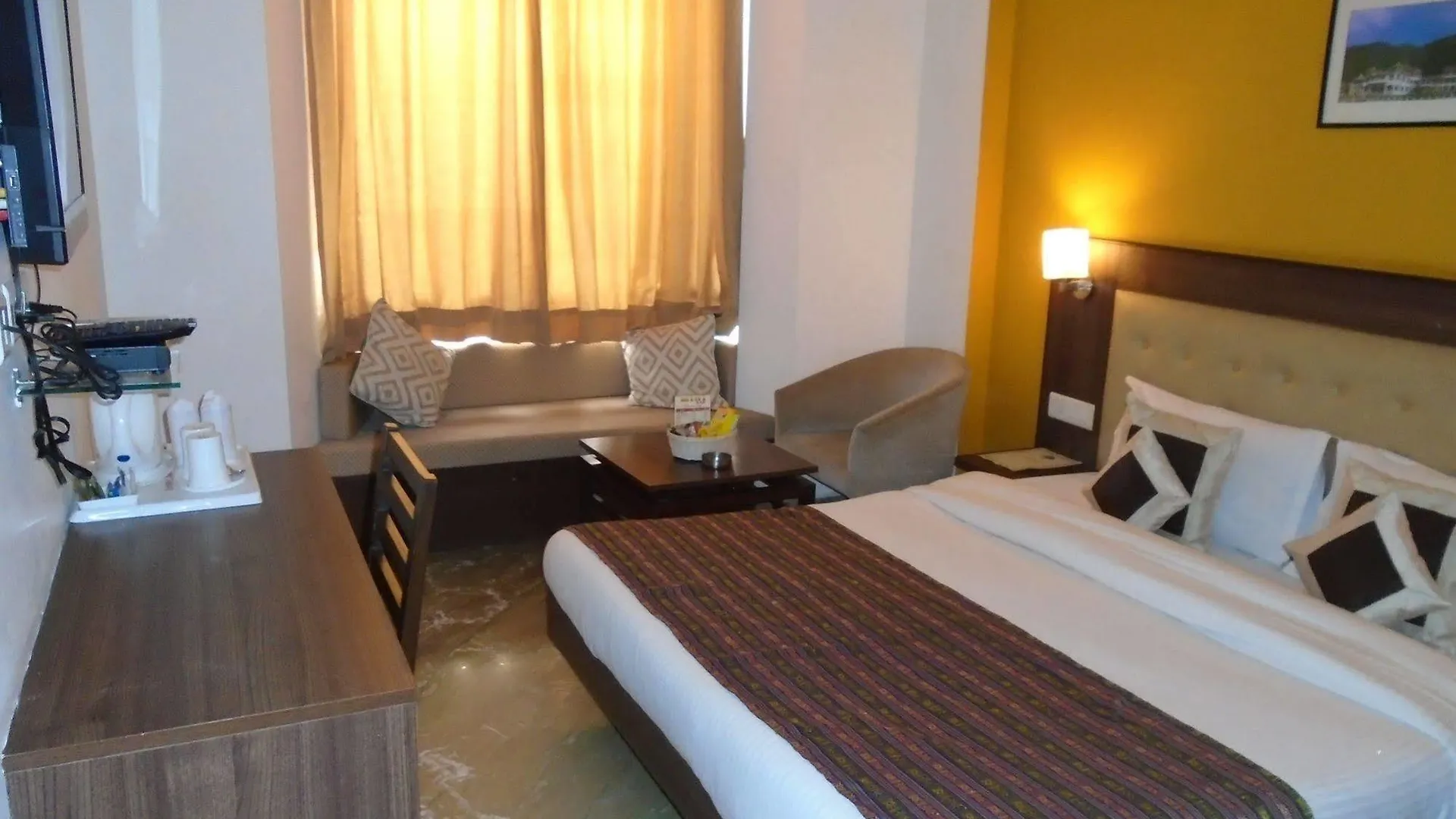 Inn Tawang Near B L Kapoor Hospital A Well Hygiene Hotel Delhi  3*, Delhi (National Capital Territory of India)