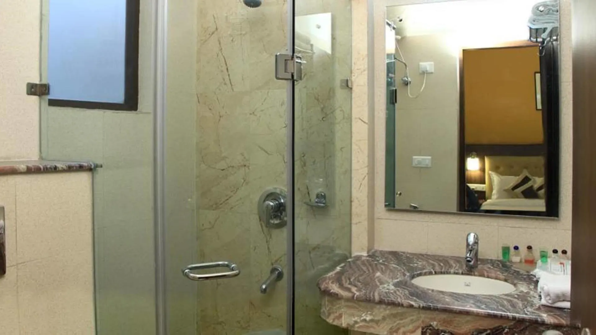 Inn Tawang Near B L Kapoor Hospital A Well Hygiene Hotel Delhi