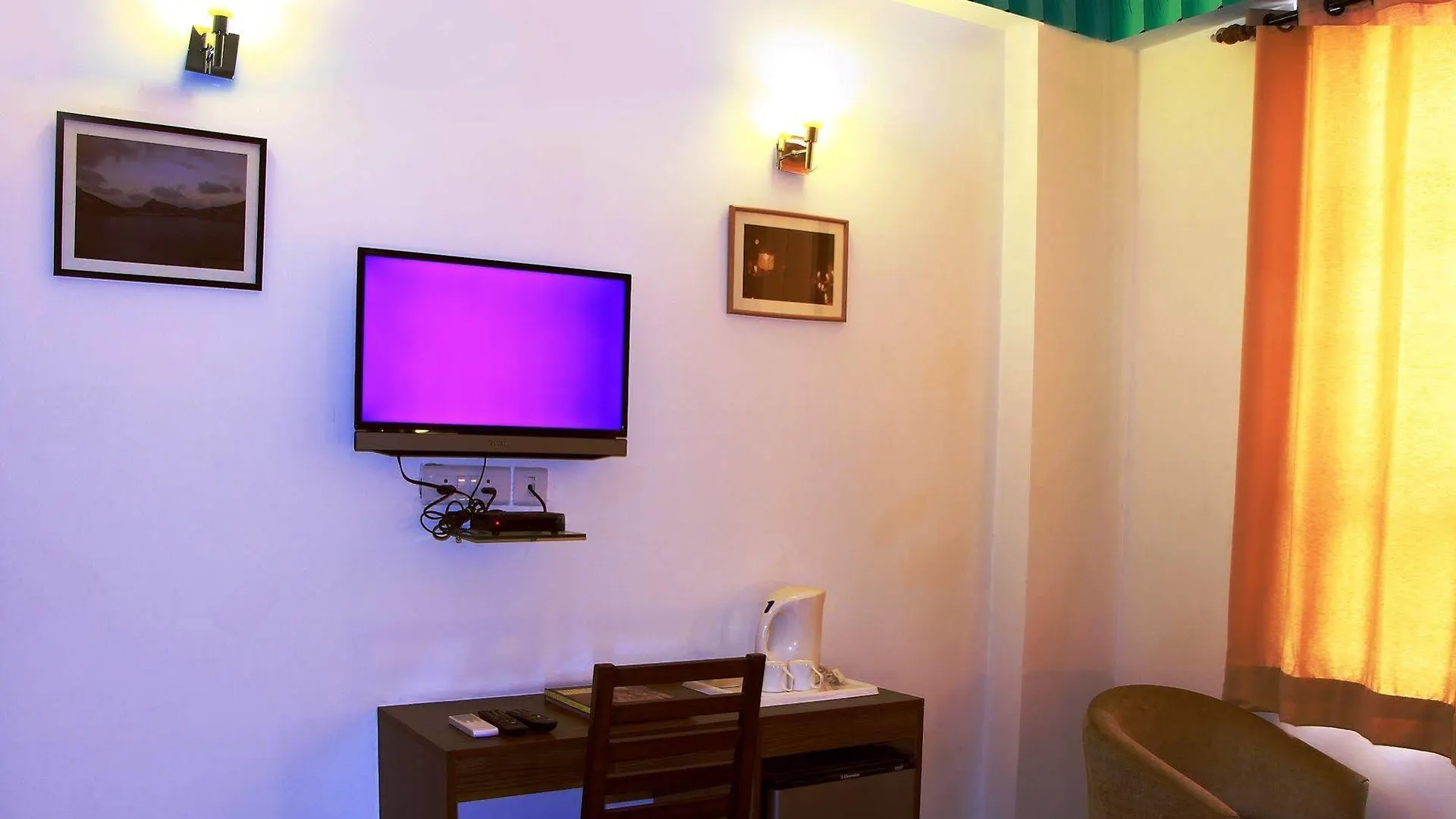 Inn Tawang Near B L Kapoor Hospital A Well Hygiene Hotel Delhi  3*, Delhi (National Capital Territory of India)
