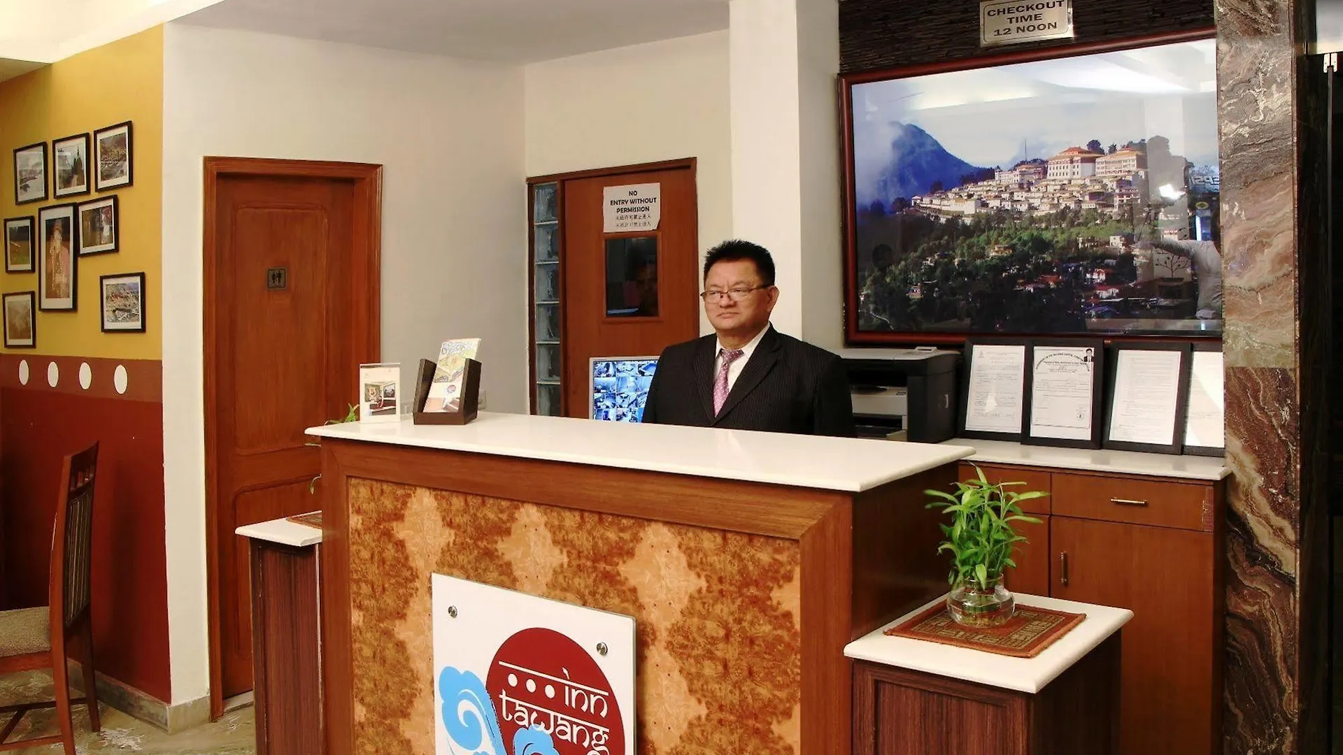 Inn Tawang Near B L Kapoor Hospital A Well Hygiene Hotel Delhi